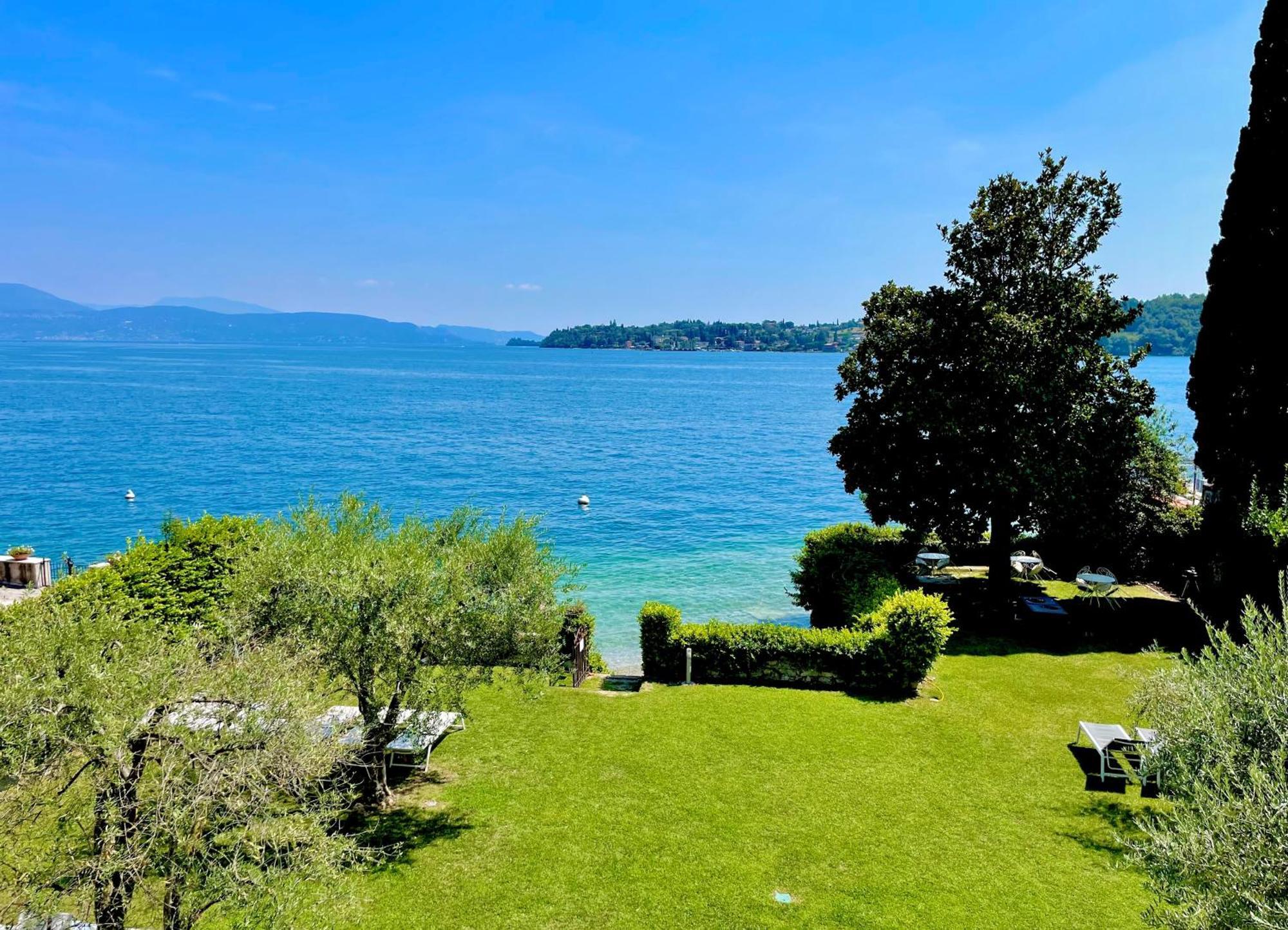 Luxury Lakeside Apartment Right On The Water Salo Exterior photo